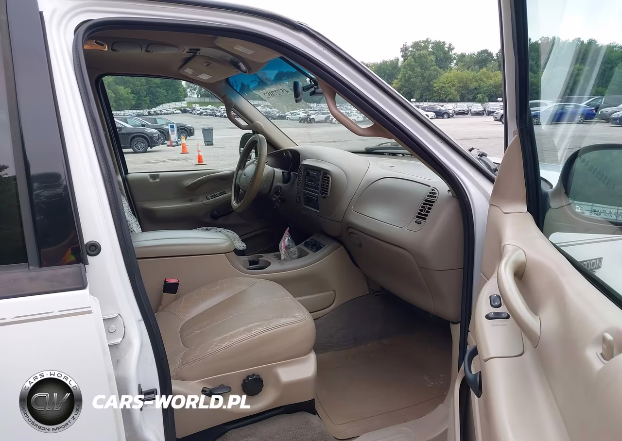 2002 Ford Expedition Eddie Bauer VIN:1FMPU18L22LA23204 - 5