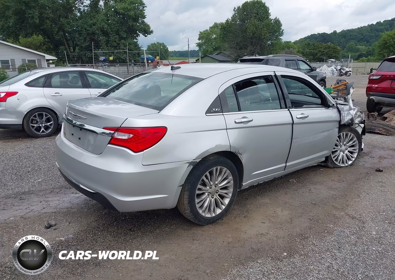 2012 Chrysler 200 Limited VIN:1C3CCBCB1CN330044 - 4