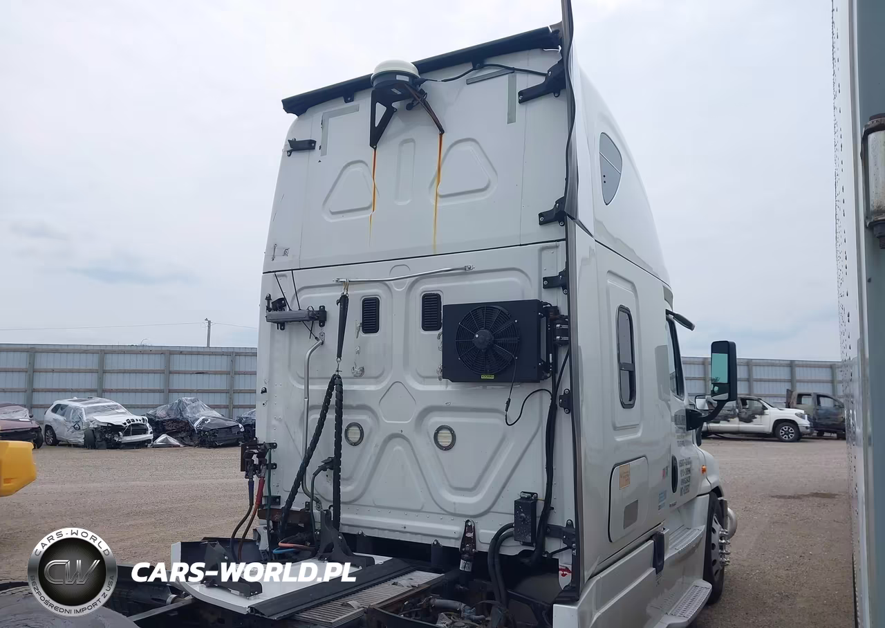 2015 Freightliner Cascadia 125 VIN:3AKJGLD59FSGJ6438 - 13