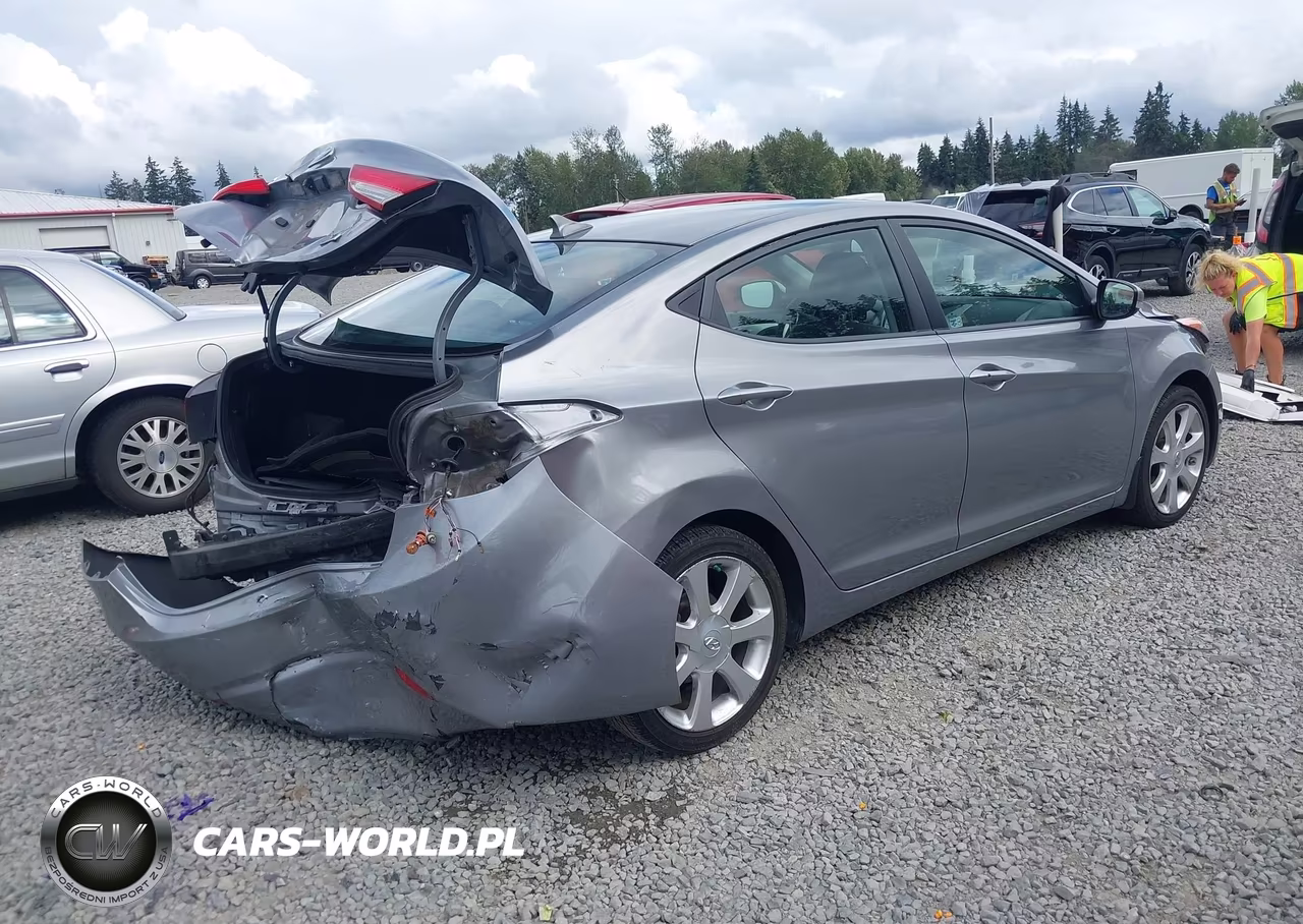 2013 Hyundai Elantra Limited VIN:KMHDH4AE9DU917279 - 4