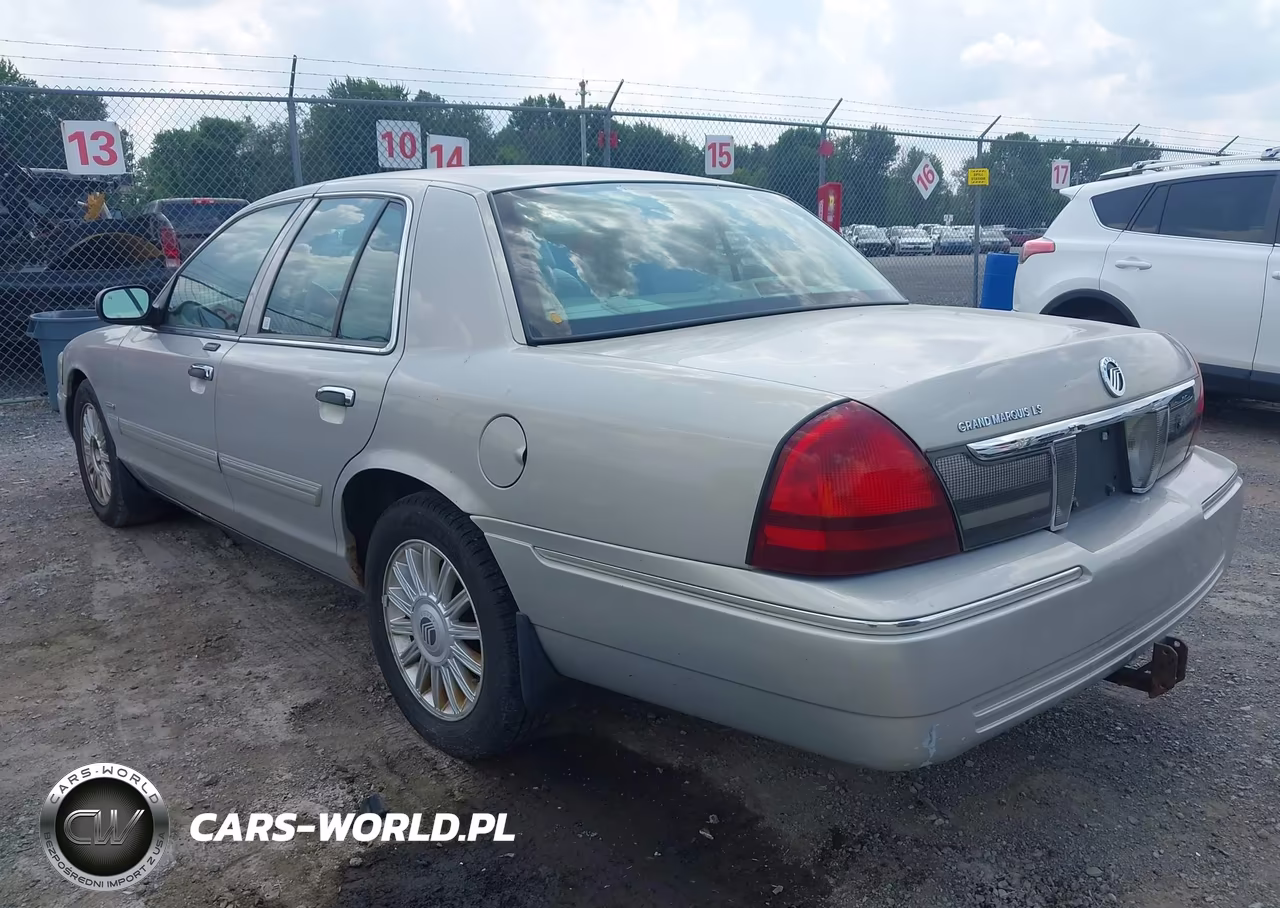 2010 Mercury Grand Marquis Ls (Fleet Only) VIN:2MEBM7FV5AX637704 - 3