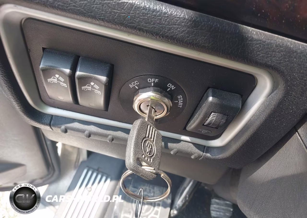 2021 Kenworth W900 VIN:1XKWD49X4MR453744 - 10