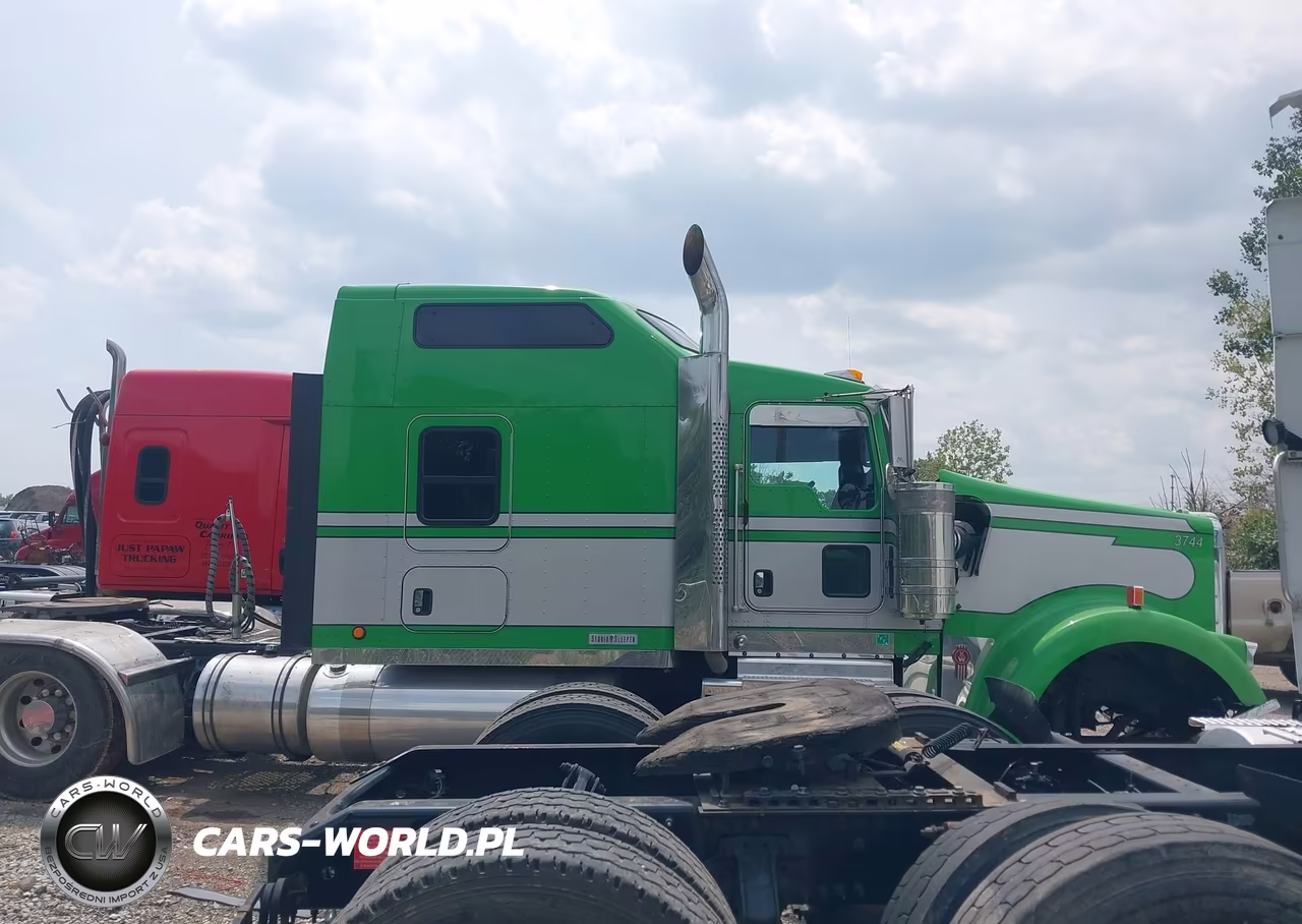 2021 Kenworth W900 VIN:1XKWD49X4MR453744 - 13