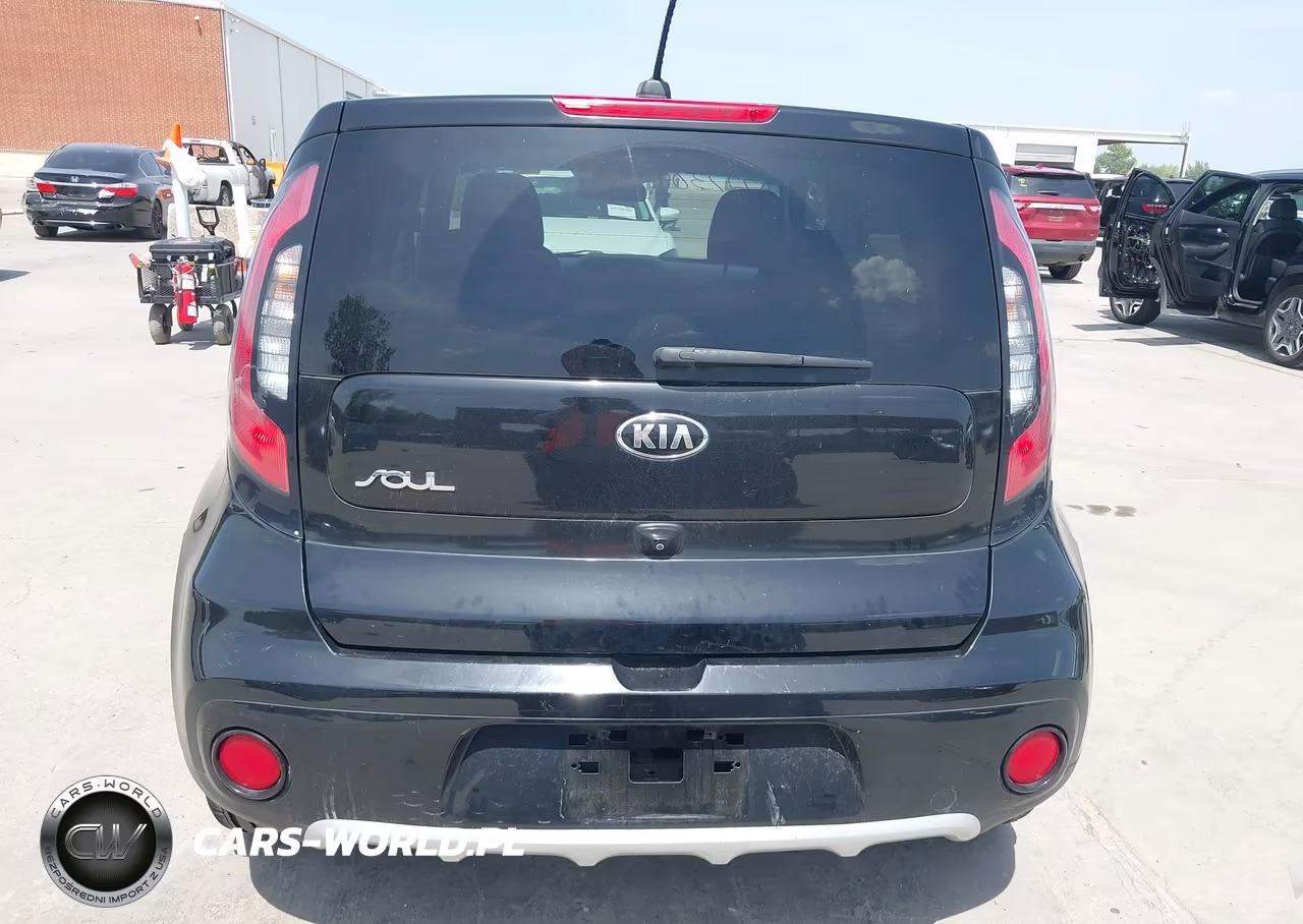 2017 Kia Soul + VIN:KNDJP3A52H7478080 - 17