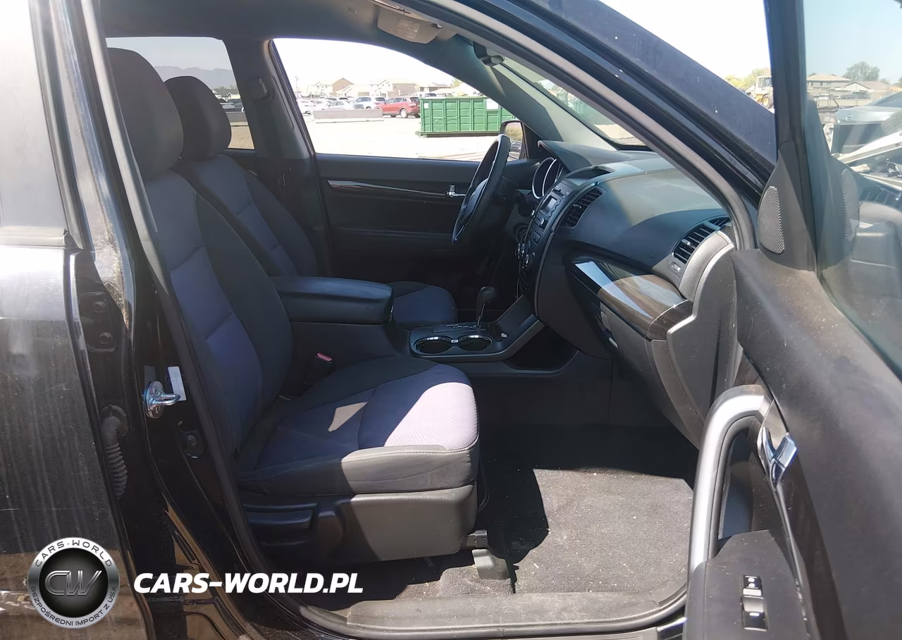 2012 Kia Sorento Lx VIN:5XYKT3A61CG299775 - 5