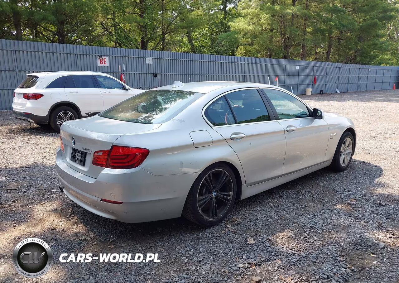 2012 BMW 528I xDrive VIN:WBAXH5C57CDW07986 - 4