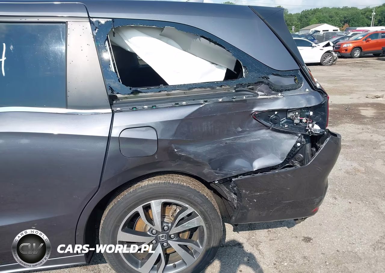 2023 Honda Odyssey Touring VIN:5FNRL6H83PB016815 - 6