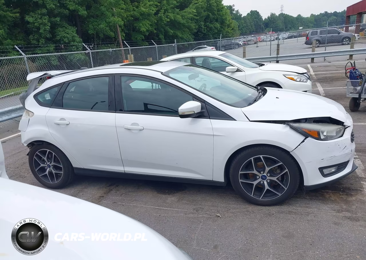 2017 Ford Focus Sel VIN:1FADP3M23HL281916 - 13