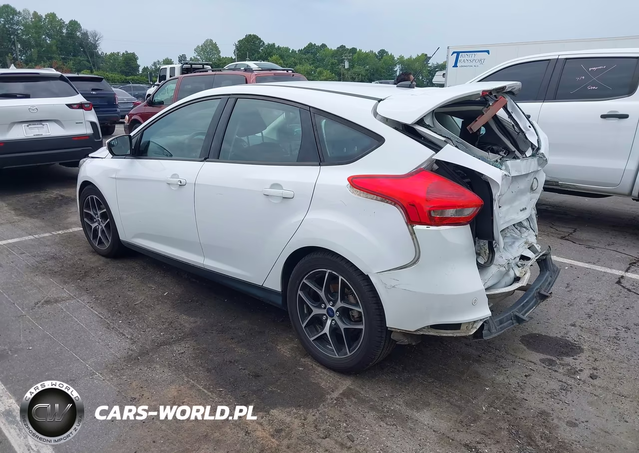 2017 Ford Focus Sel VIN:1FADP3M23HL281916 - 3