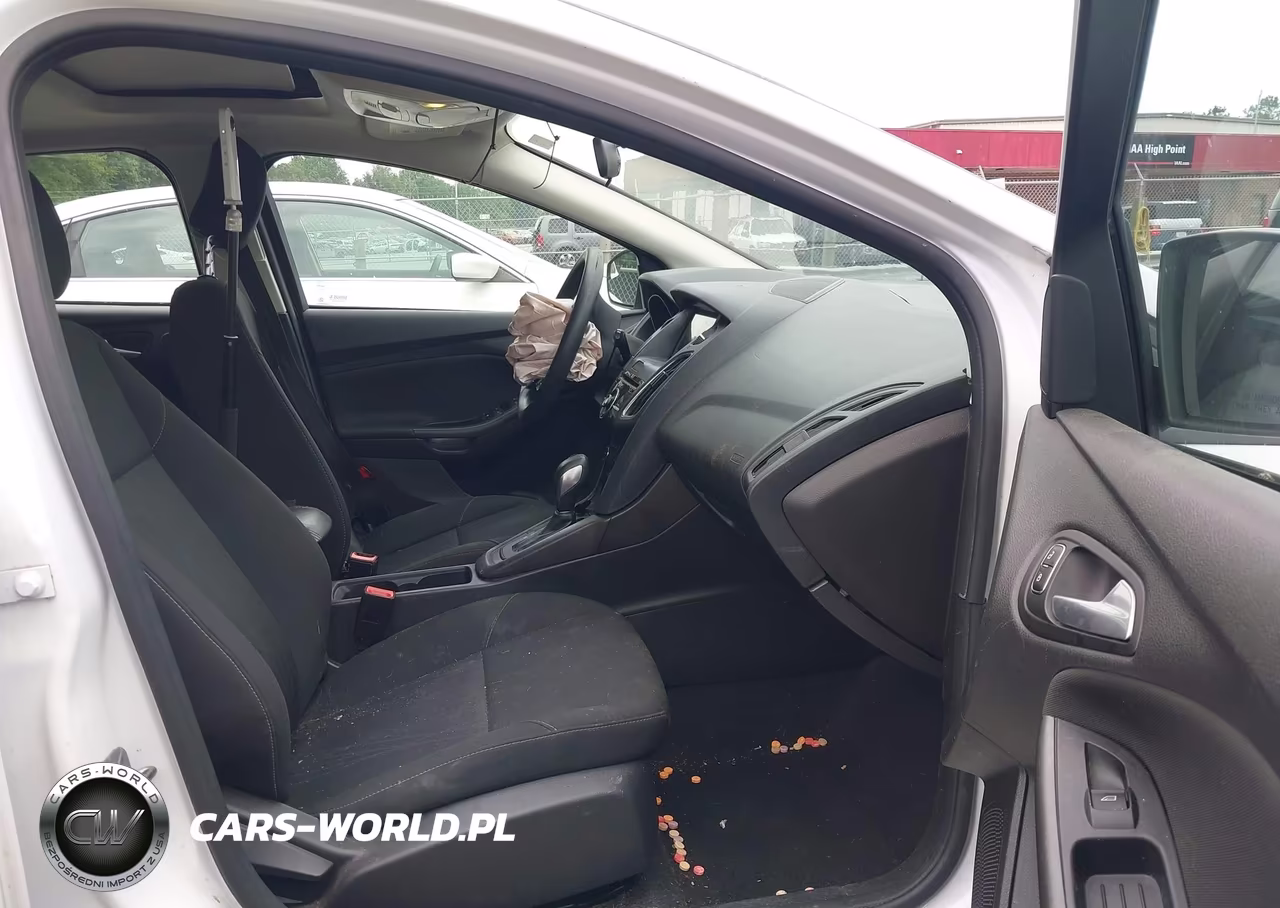 2017 Ford Focus Sel VIN:1FADP3M23HL281916 - 5
