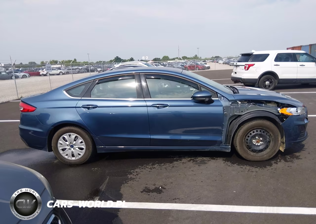2019 Ford Fusion S VIN:3FA6P0G71KR275622 - 12