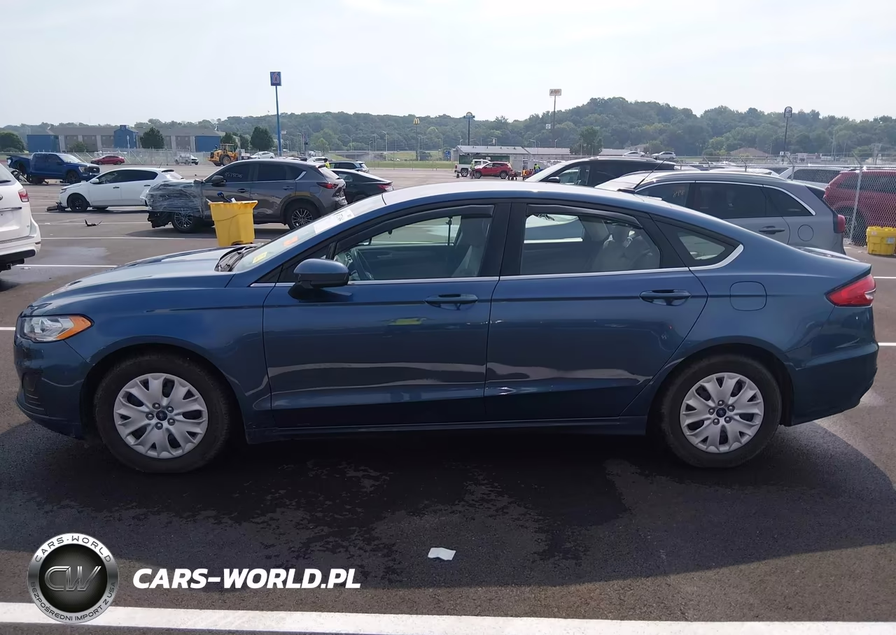 2019 Ford Fusion S VIN:3FA6P0G71KR275622 - 13