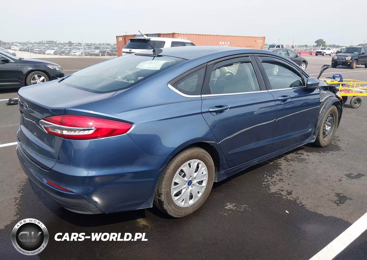 2019 Ford Fusion S VIN:3FA6P0G71KR275622 - 3