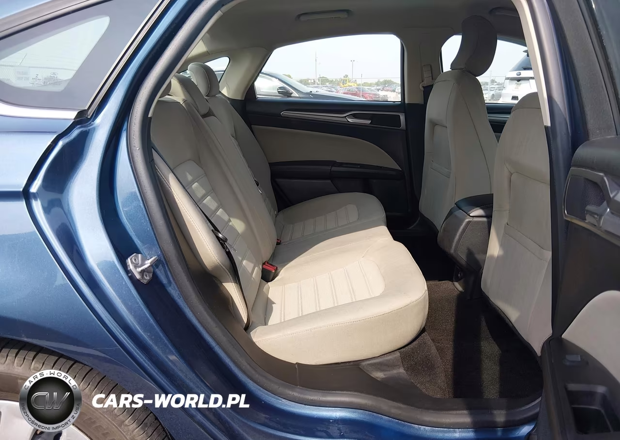 2019 Ford Fusion S VIN:3FA6P0G71KR275622 - 7