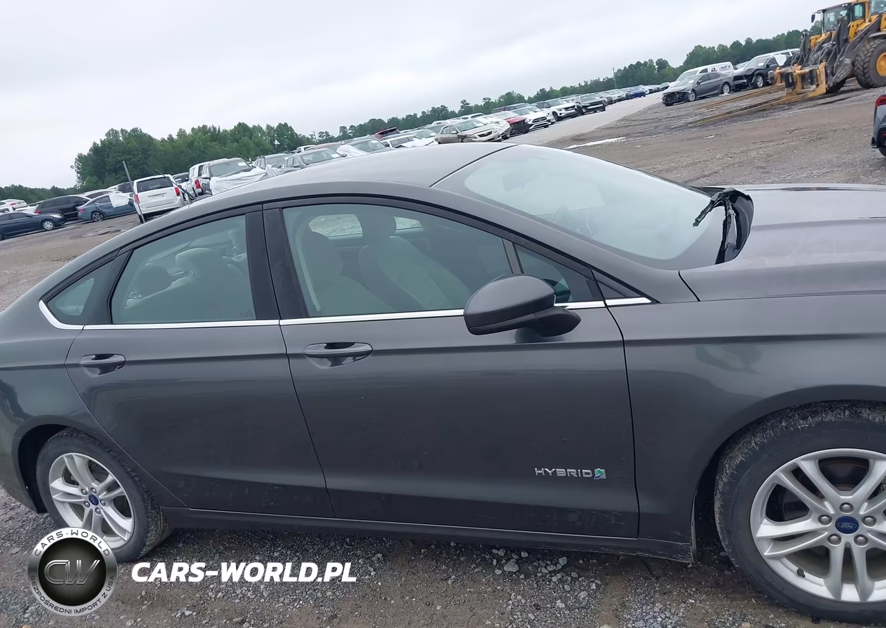 2018 Ford Fusion Hybrid S VIN:3FA6P0UU0JR271604 - 13