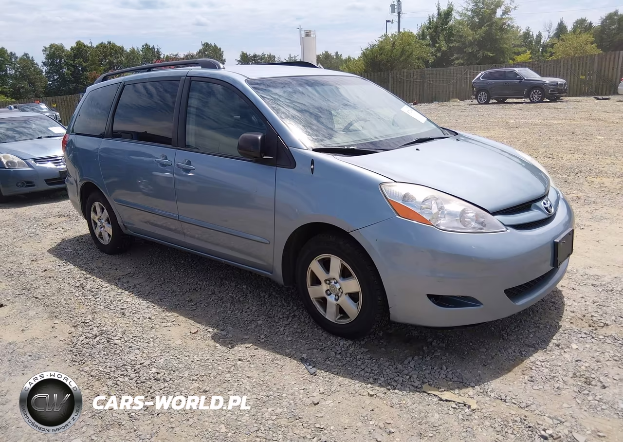 2010 Toyota Sienna Le