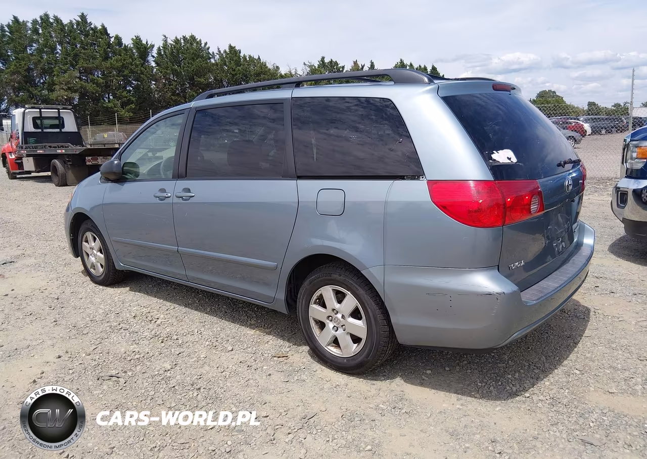2010 Toyota Sienna Le VIN:5TDKK4CC4AS343442 - 3