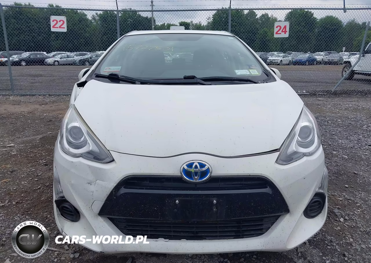 2015 Toyota Prius C Three VIN:JTDKDTB39F1106407 - 12