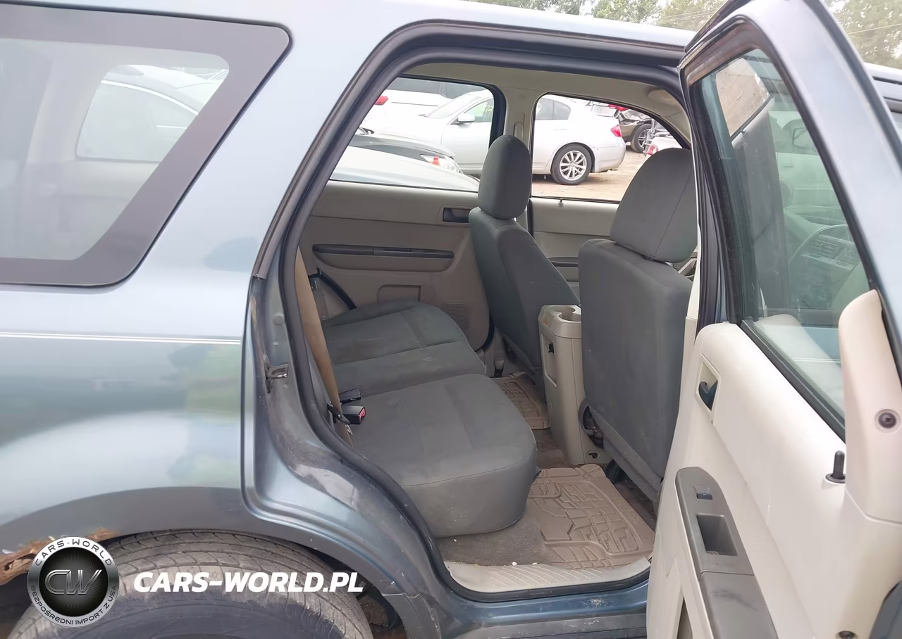 2010 Ford Escape Xls VIN:1FMCU0C74AKA56048 - 8