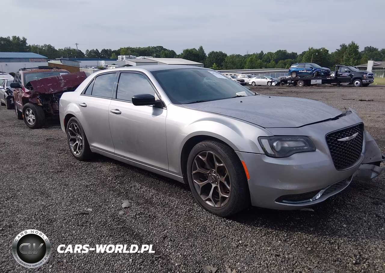 2018 Chrysler 300 Touring – zdjęcie 1 z 16