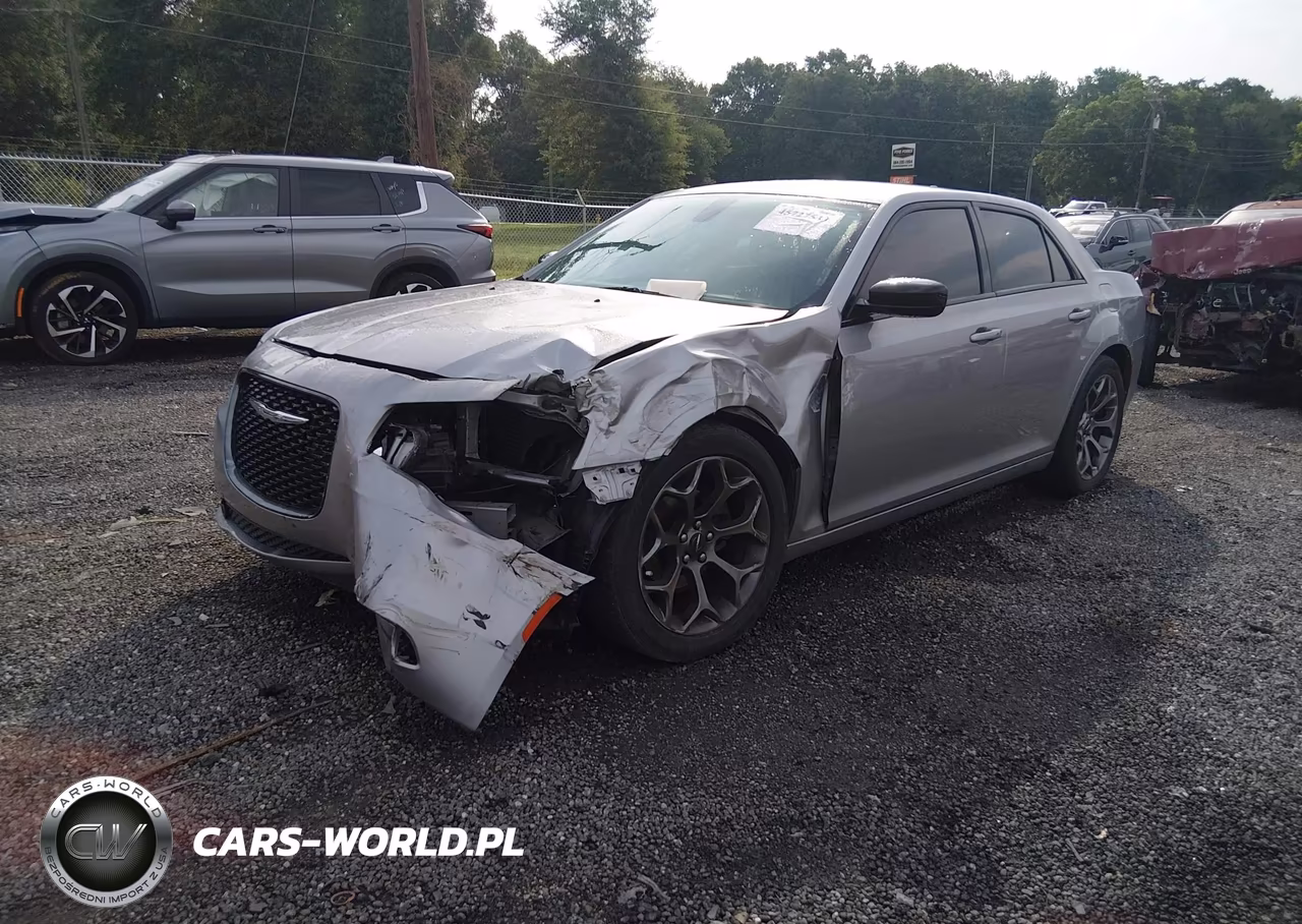 2018 Chrysler 300 Touring VIN:2C3CCAAG9JH264616 - 2