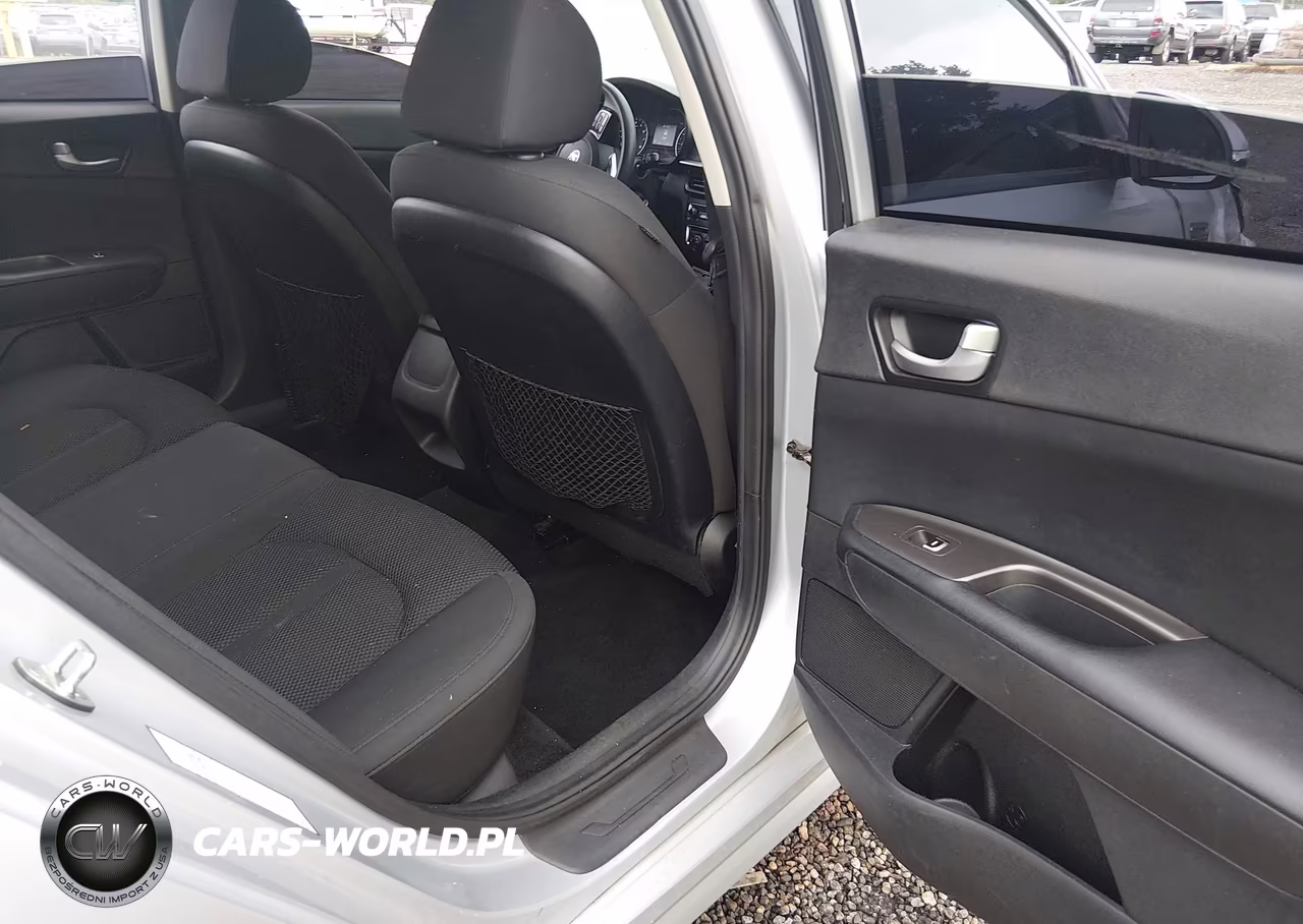 2019 Kia Optima Lx VIN:5XXGT4L35KG296069 - 8
