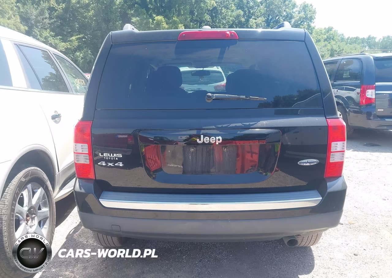 2016 Jeep Patriot High Altitude Edition VIN:1C4NJRFB7GD692664 - 16