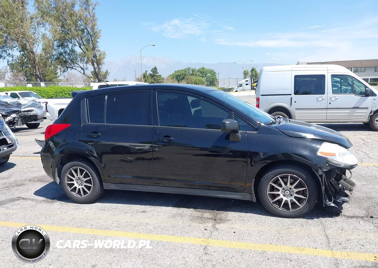 2011 Nissan Versa 1.8S VIN:3N1BC1CP2BL418003 - 17