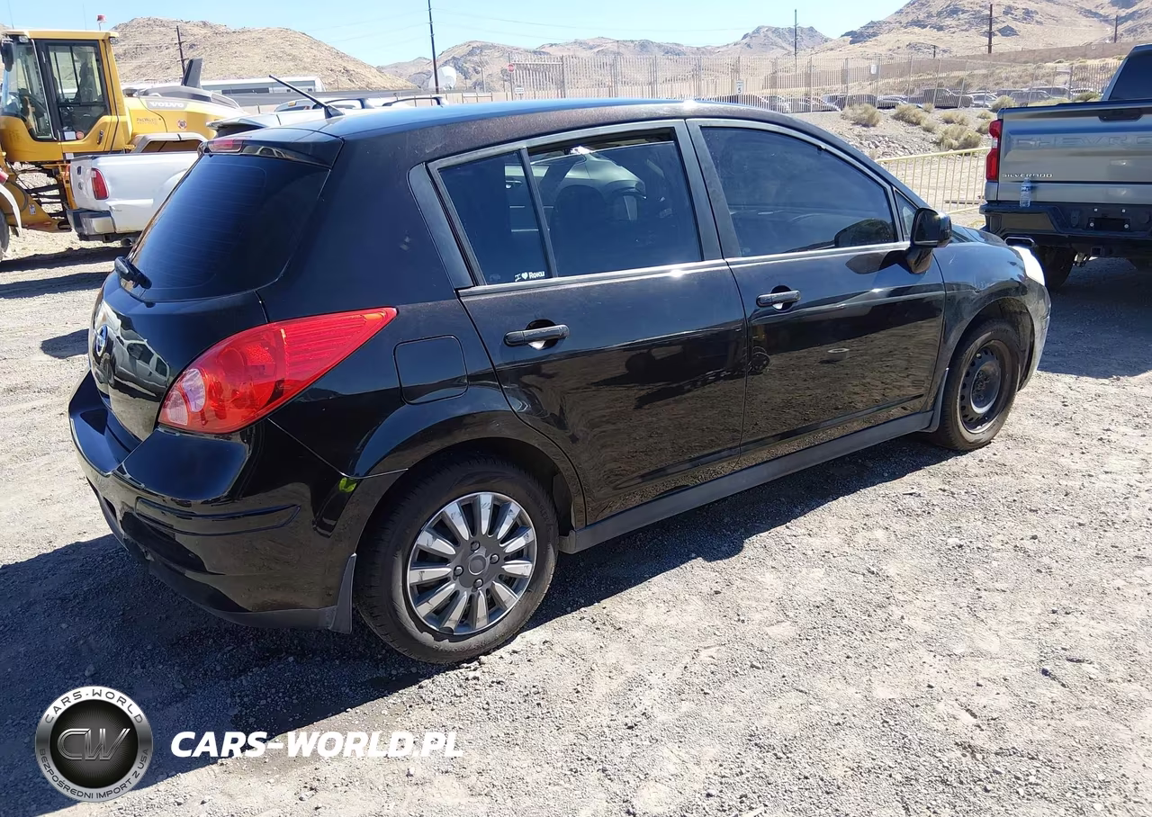 2011 Nissan Versa 1.8S VIN:3N1BC1CP3BL486861 - 4