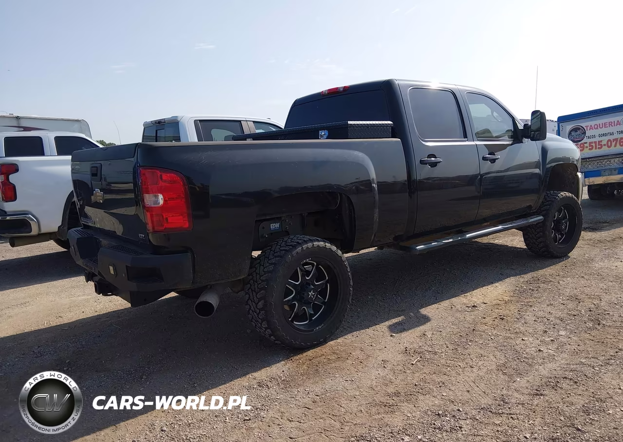 2007 Chevrolet Silverado 2500Hd Ltz VIN:1GCHK23687F557044 - 4
