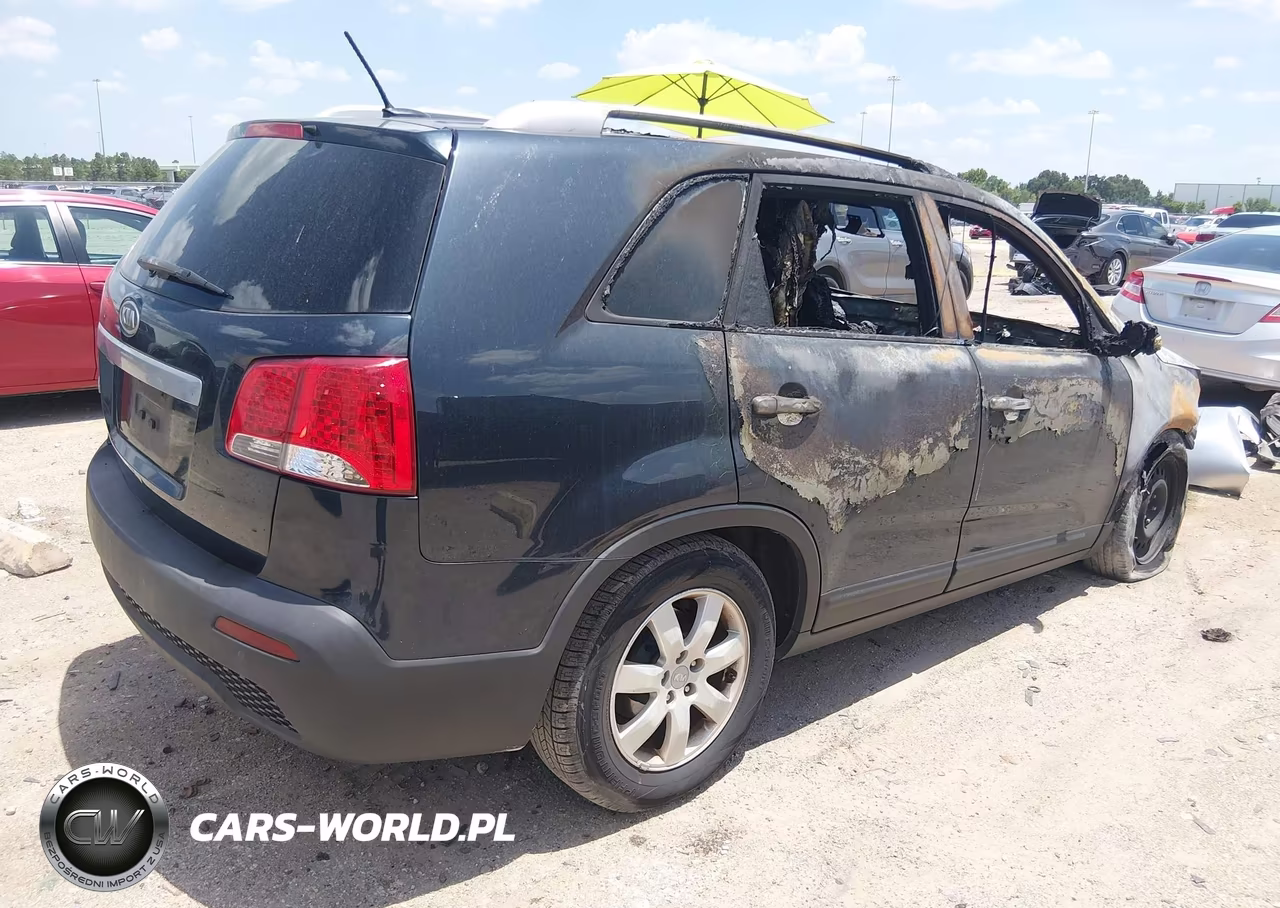 2012 Kia Sorento Lx VIN:5XYKT3A61CG230861 - 4