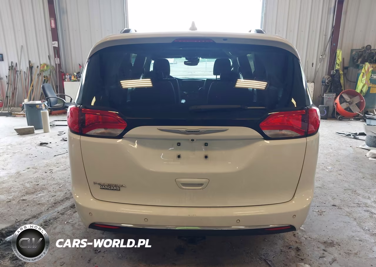 2020 Chrysler Pacifica Touring L VIN:2C4RC1BG9LR141691 - 16