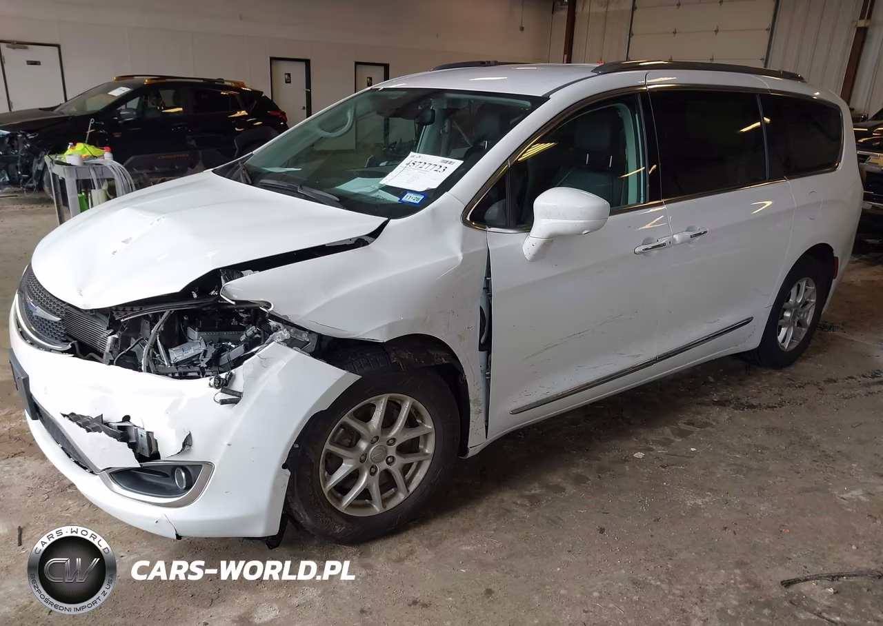 2020 Chrysler Pacifica Touring L VIN:2C4RC1BG9LR141691 - 2