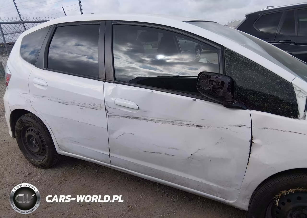 2013 Honda Fit VIN:JHMGE8H32DC029645 - 14