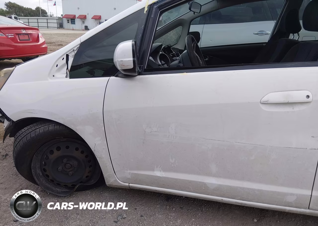 2013 Honda Fit VIN:JHMGE8H32DC029645 - 15