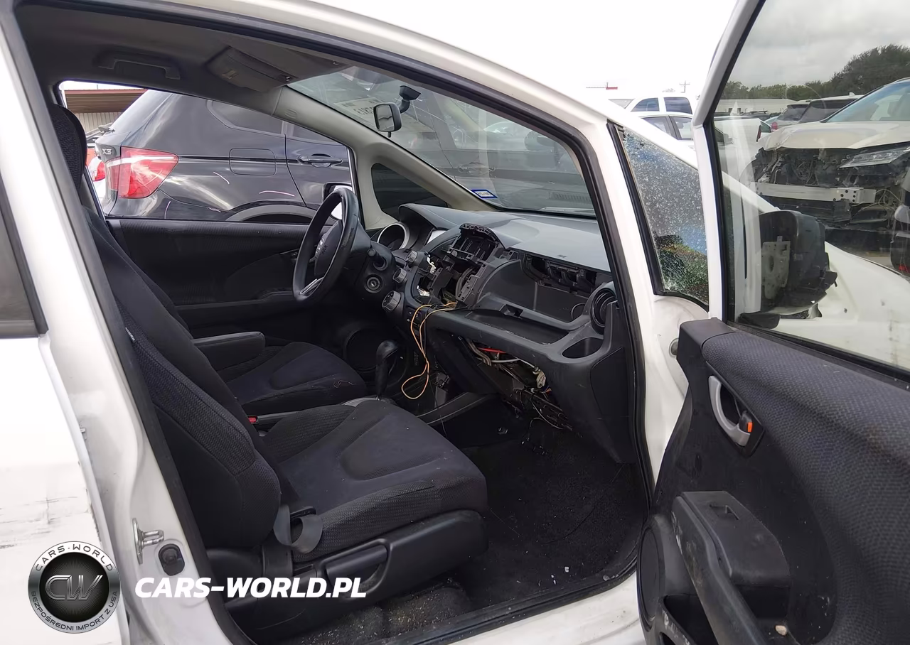 2013 Honda Fit VIN:JHMGE8H32DC029645 - 5