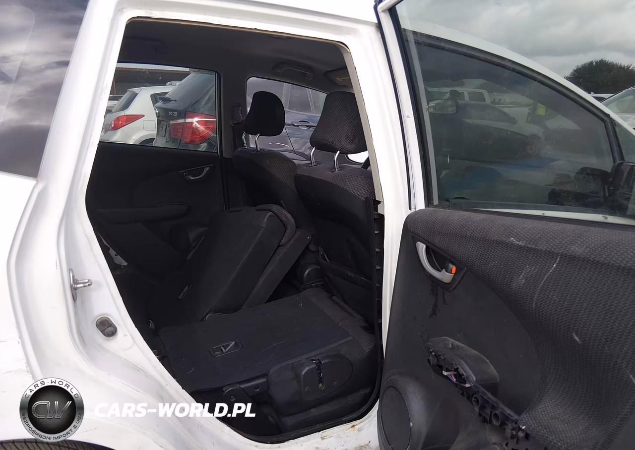 2013 Honda Fit VIN:JHMGE8H32DC029645 - 8