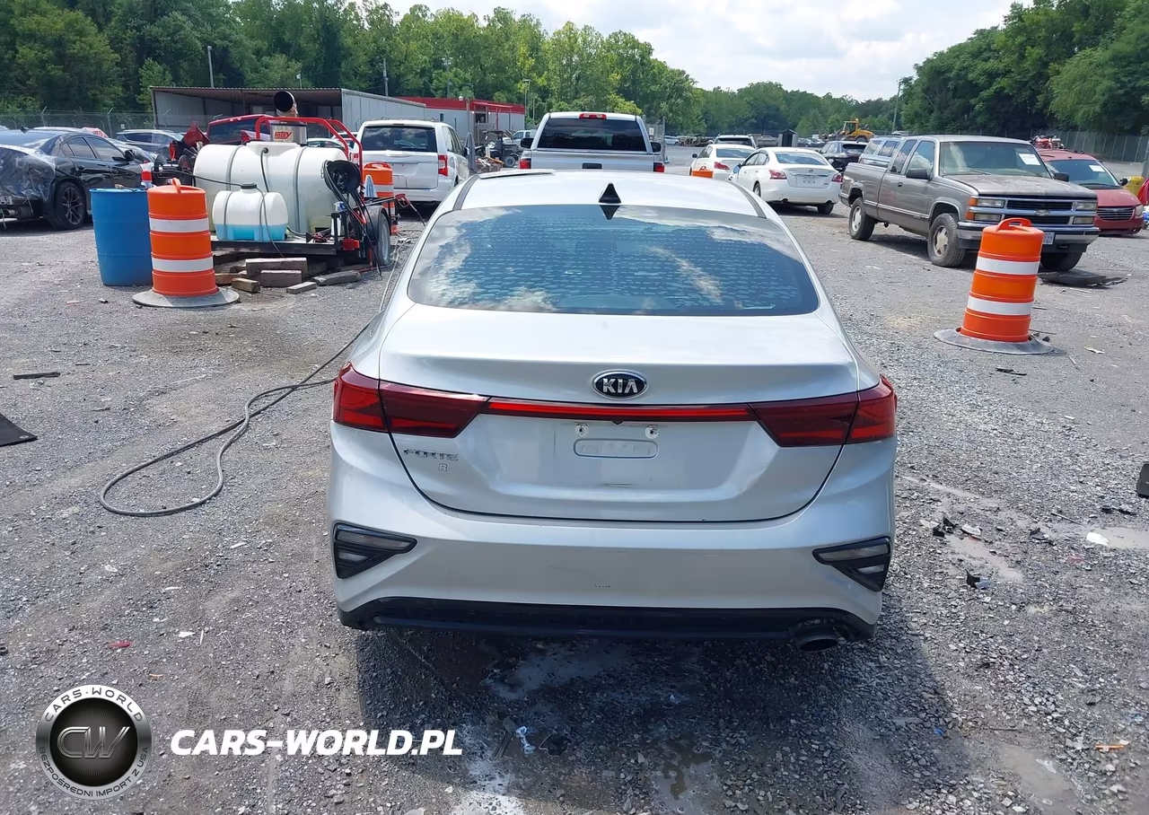 2019 Kia Forte Lxs VIN:3KPF24AD0KE023558 - 16