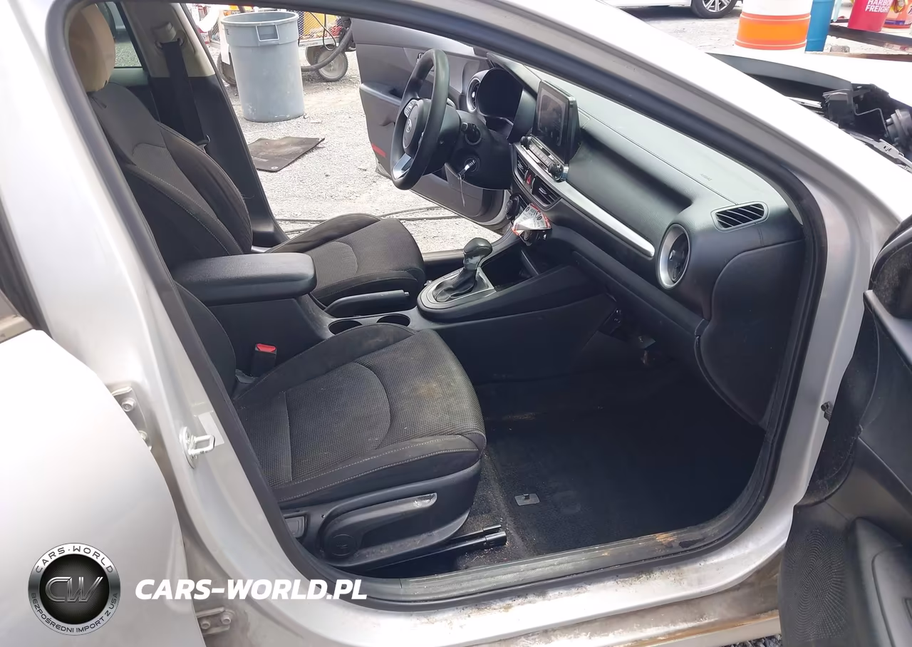 2019 Kia Forte Lxs VIN:3KPF24AD0KE023558 - 5
