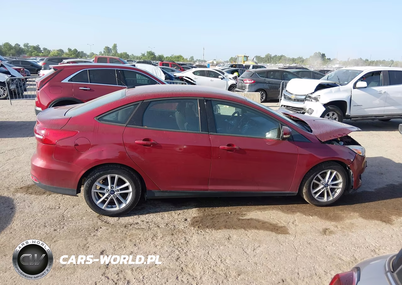 2017 Ford Focus Se VIN:1FADP3F2XHL324371 - 13