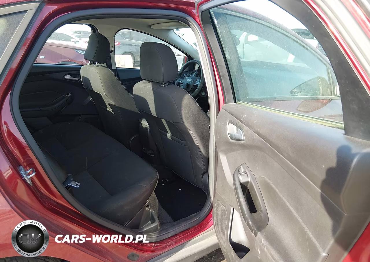 2017 Ford Focus Se VIN:1FADP3F2XHL324371 - 8