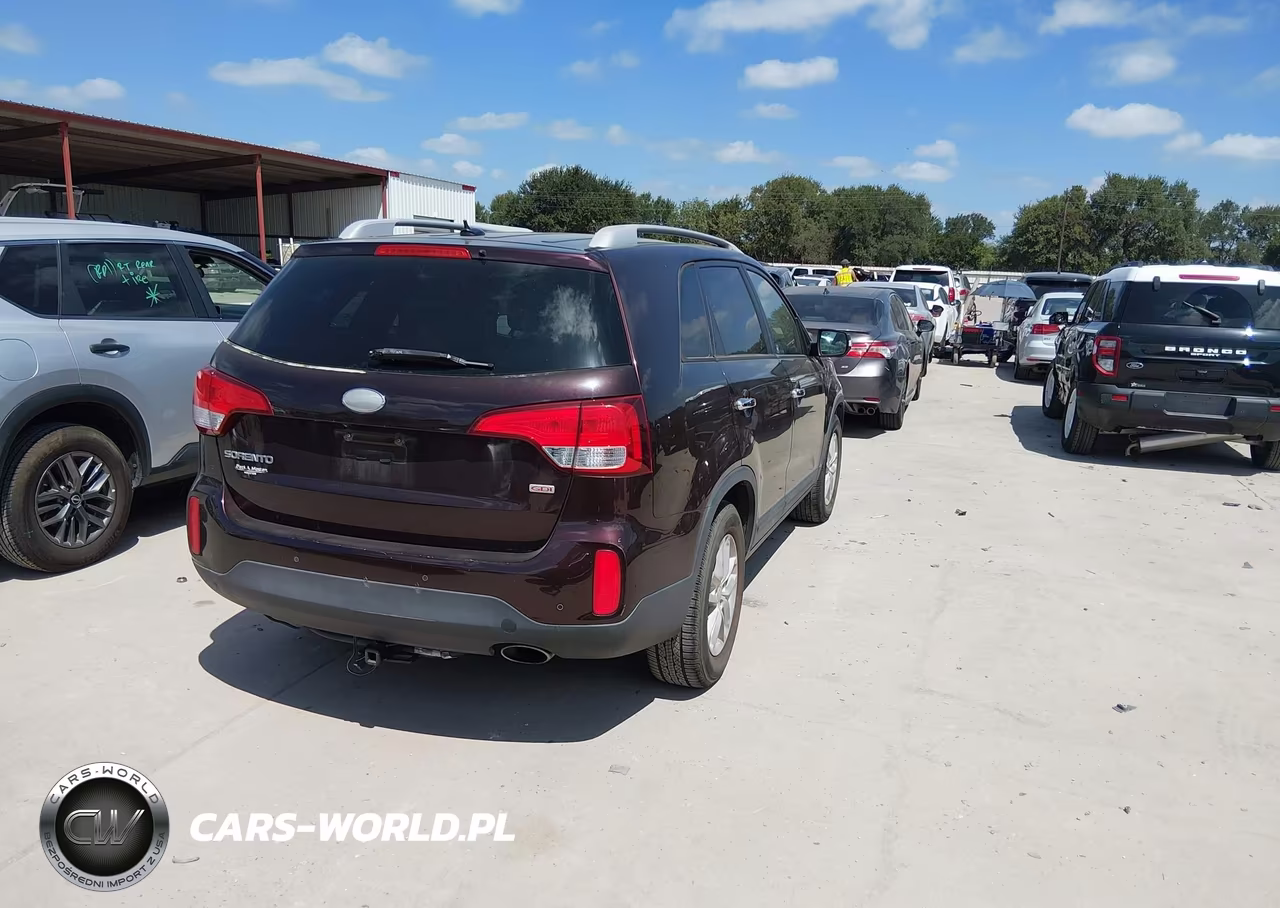 2015 Kia Sorento Lx VIN:5XYKT3A67FG555454 - 4