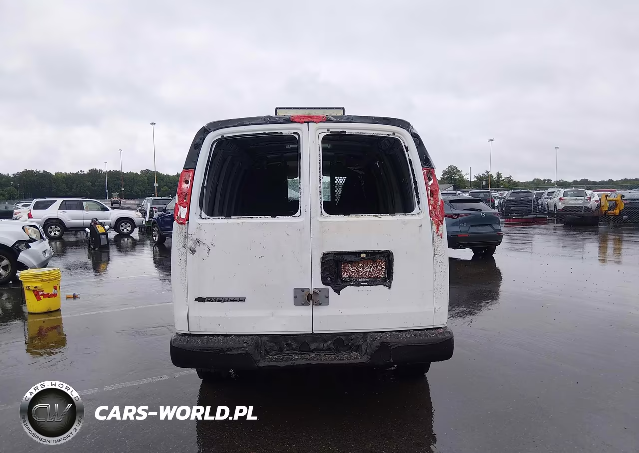 2017 Chevrolet Express 2500 Work Van VIN:1GCWGAFF7H1104126 - 16