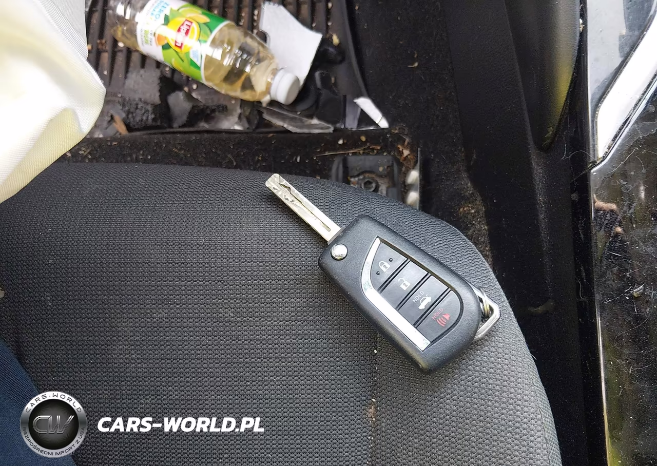 2022 Toyota Corolla Le VIN:JTDEPMAE6N3021654 - 11