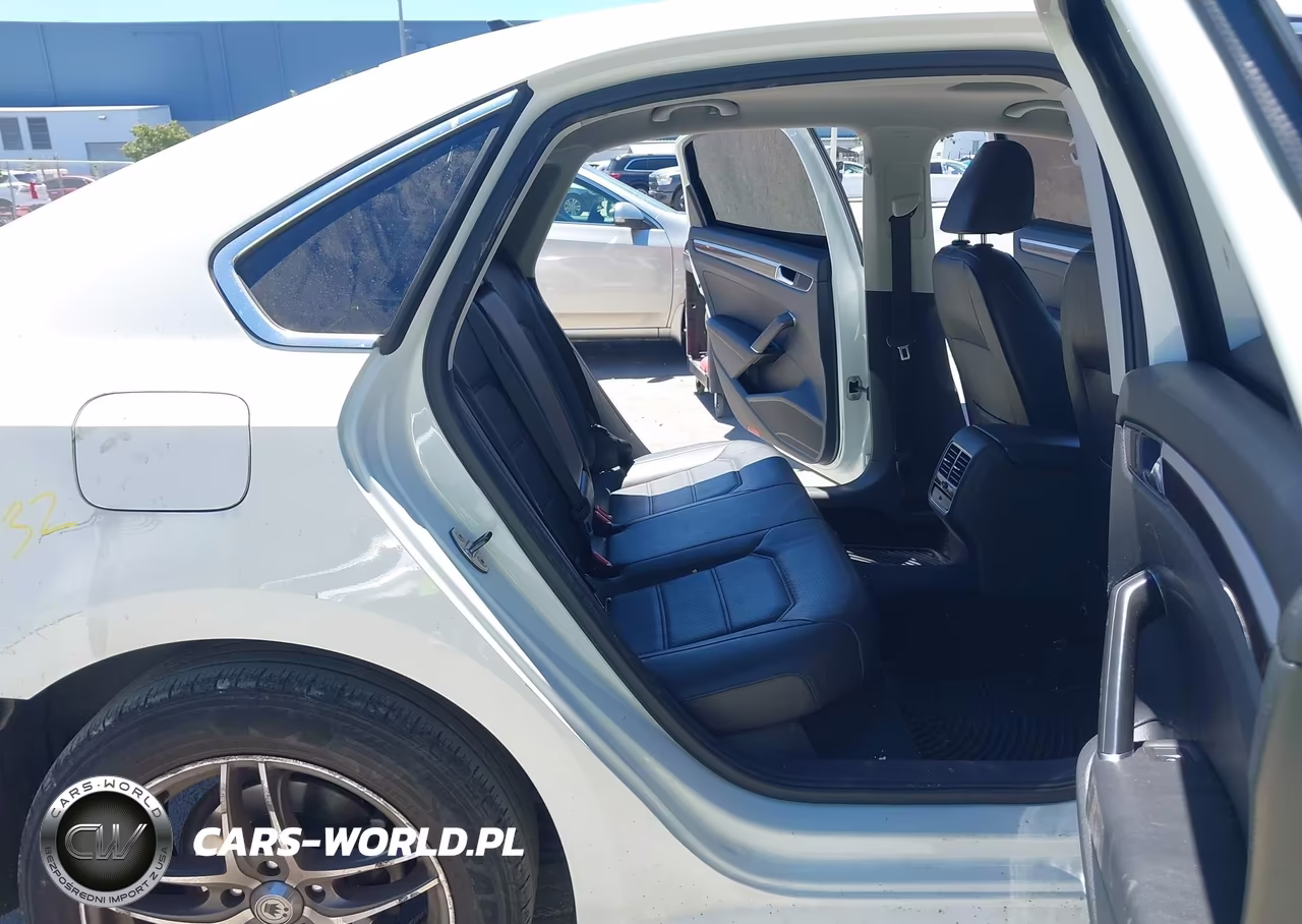 2017 Volkswagen Passat 1.8T Se VIN:1VWBT7A35HC010354 - 8