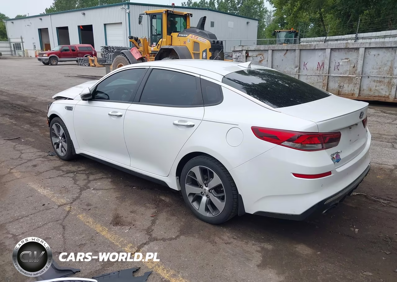 2019 Kia Optima S VIN:5XXGT4L3XKG316767 - 3