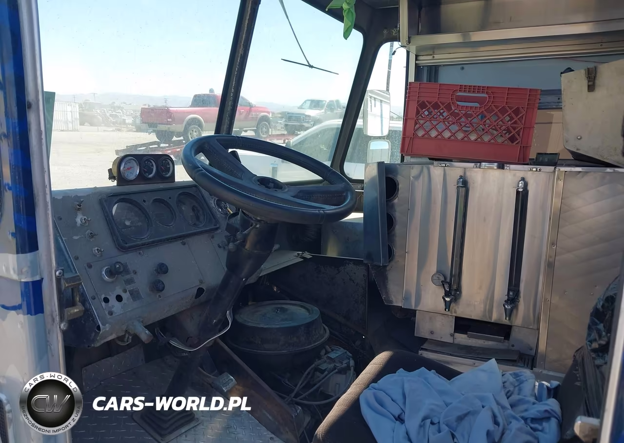 1985 Chevrolet P30 VIN:1GBHP32M5F3310009 - 5