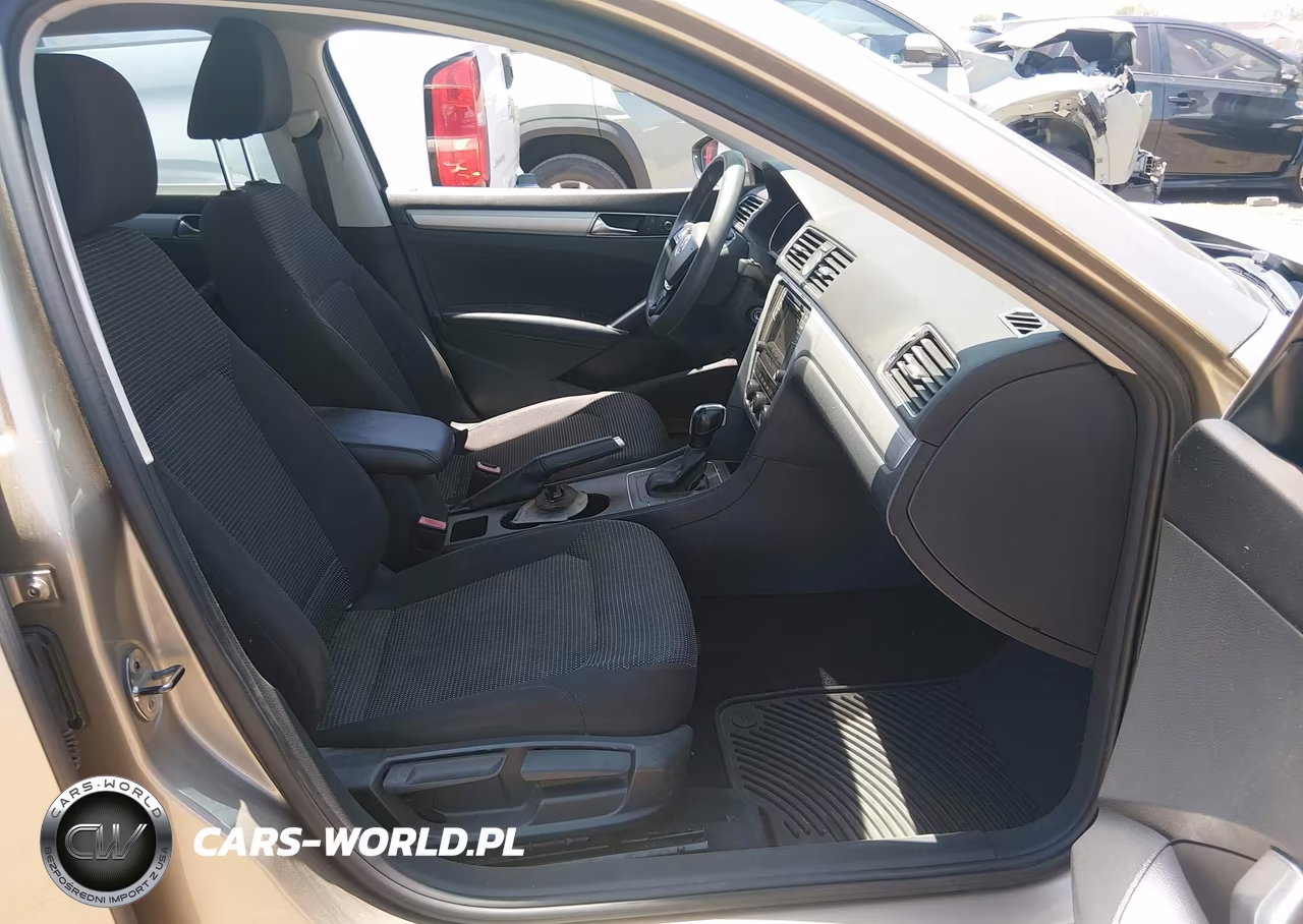 2016 Volkswagen Passat 1.8T S VIN:1VWAT7A37GC039526 - 5