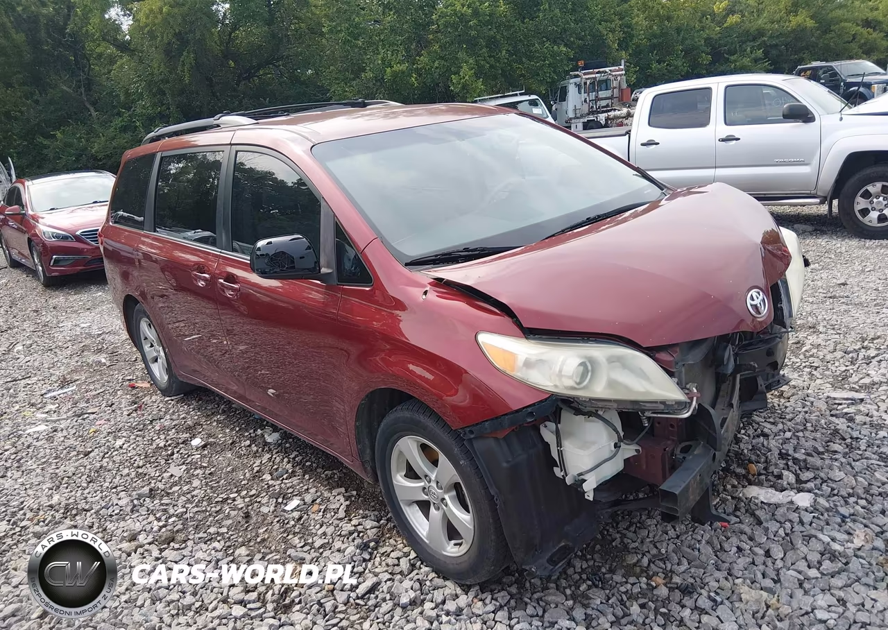 2014 Toyota Sienna Le V6 8 Passenger – zdjęcie 1 z 16