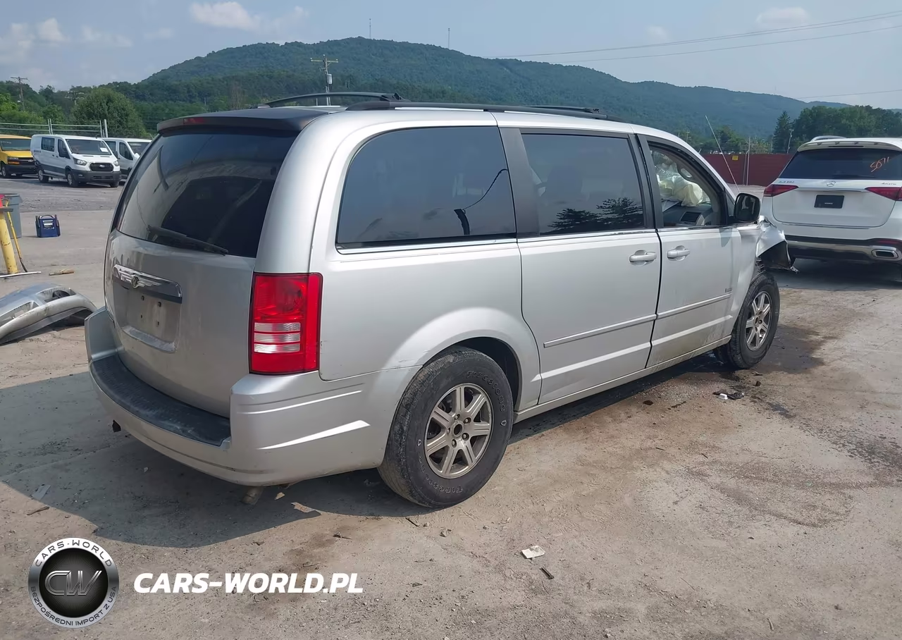 2008 Chrysler Town & Country Touring VIN:2A8HR54P48R701678 - 4